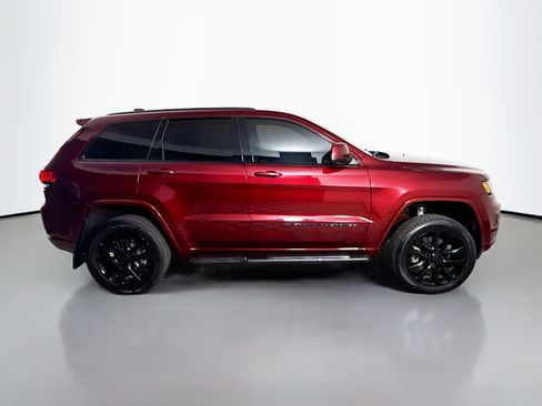 Used 2022 Jeep Grand Cherokee Laredo X image 11