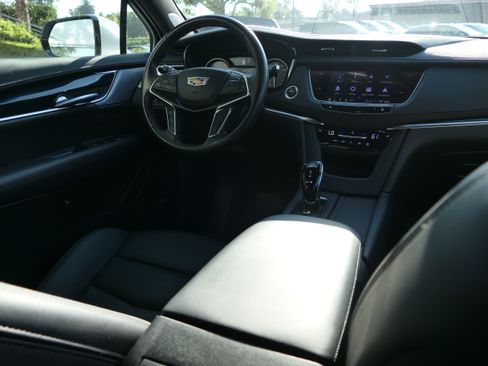 Certified 2024 Cadillac XT5 Premium Luxury FWD image 25