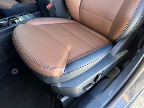 Used 2024 Ford Maverick Lariat image 19