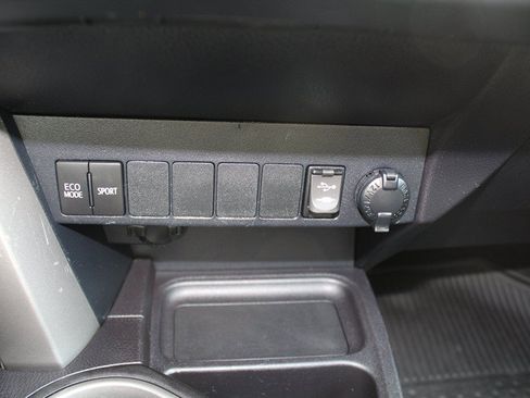 Used 2018 Toyota RAV4 XLE w/ Plus Extra Value Package AWD/4WD image 13