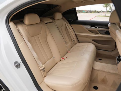 Used 2018 BMW 740i RWD image 24