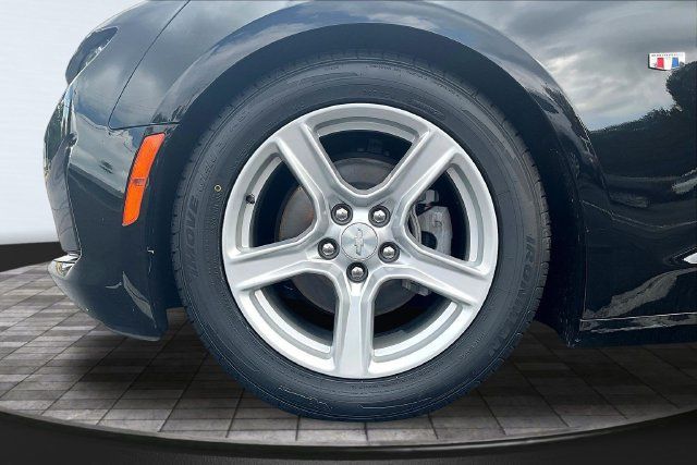 Used 2021 Chevrolet Camaro LT RWD image 29