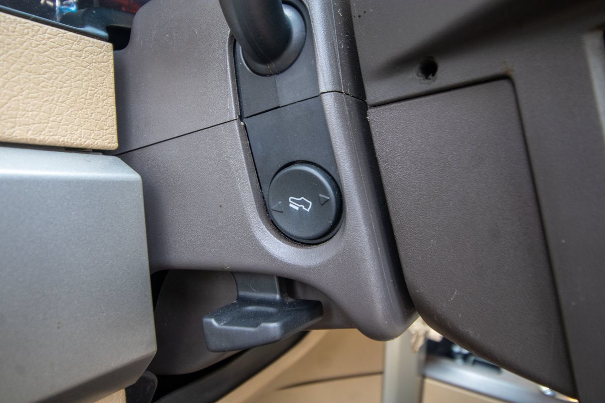 Used 2014 Ford F150 Lariat w/ Equipment Group 502A Luxury AWD/4WD image 36