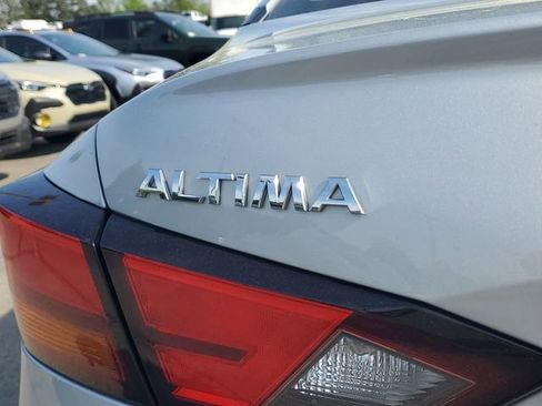 Used 2021 Nissan Altima 2.5 SV w/ SV Premium Package FWD image 8