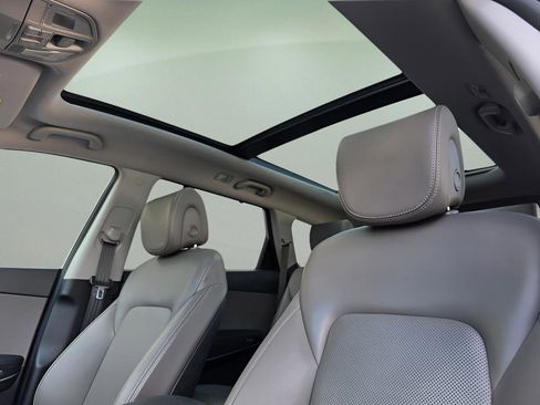 Used 2018 Hyundai Santa Fe Limited image 22