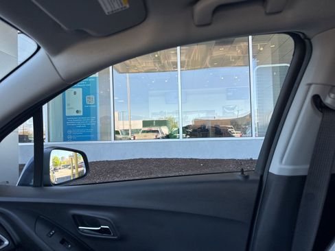 Used 2018 Chevrolet Trax LT w/ Driver Confidence Package AWD/4WD image 26