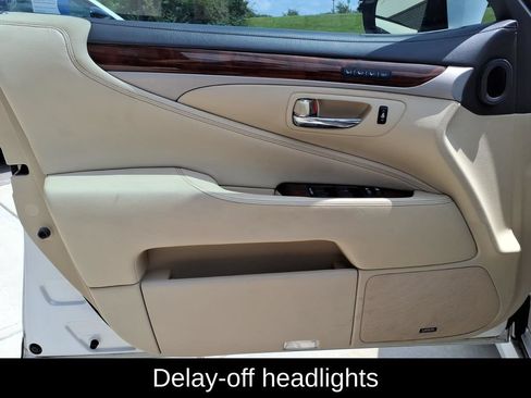 Used 2014 Lexus LS 460 w/ Comfort Package RWD image 10