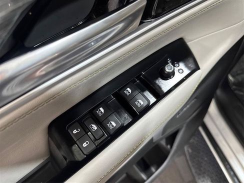 Used 2022 Jeep Wagoneer Series II w/ Premium Group I AWD/4WD image 37