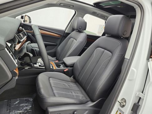 Used 2023 Audi Q5 2.0T Premium w/ Convenience Package AWD/4WD image 10