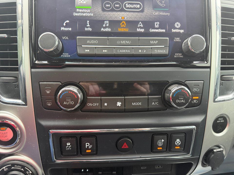 Used 2020 Nissan Titan SL w/ Moonroof Package AWD/4WD image 18