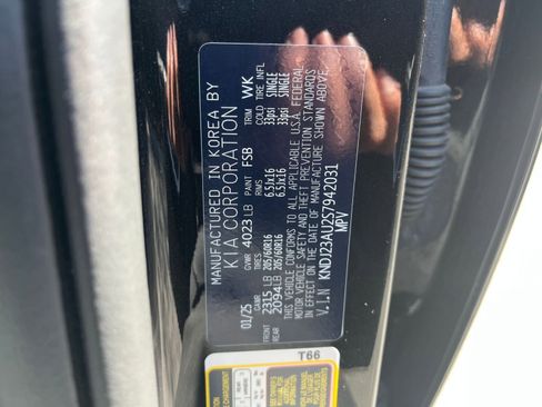 Used 2025 Kia Soul LX w/ LX Technology Package FWD image 27