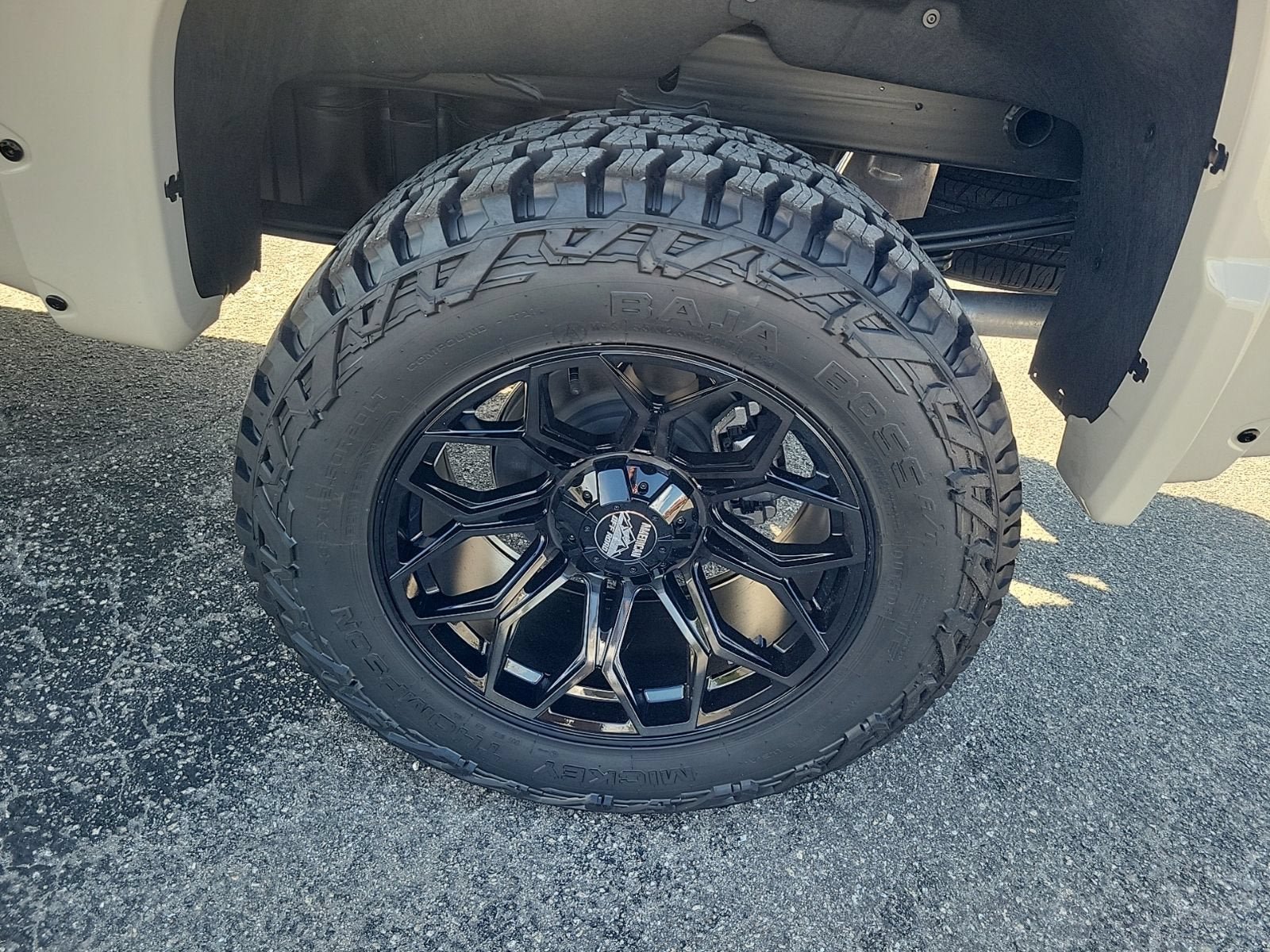 New 2026 GMC Sierra 1500 AT4 w/ Technology Package AWD/4WD image 8