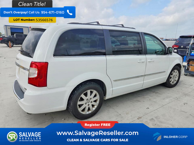 Used 2016 Chrysler Town & Country Touring FWD image 4