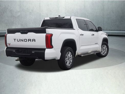 Used 2022 Toyota Tundra SR5 w/ SR5 Convenience Package AWD/4WD image 20