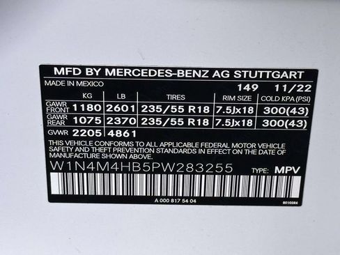 Used 2023 Mercedes-Benz GLB 250 4MATIC image 35