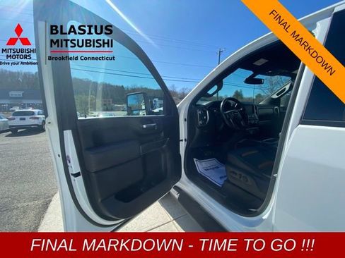 Used 2022 GMC Sierra 3500 AT4 w/ Gooseneck/5TH Wheel Package image 8