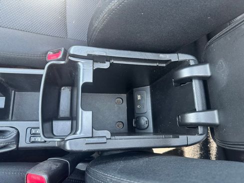 Used 2011 Subaru Forester 2.5X Premium w/ All-Weather Pkg image 21