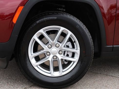 Used 2025 Jeep Grand Cherokee Laredo X w/ Trailer Tow Package image 3