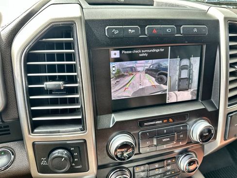 Used 2019 Ford F150 King Ranch w/ Equipment Group 601A Luxury AWD/4WD image 29