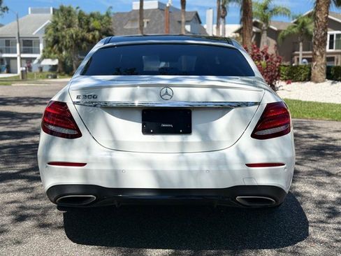 Used 2018 Mercedes-Benz E 300 image 4