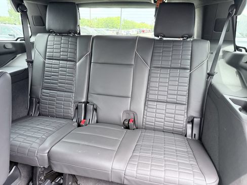 Used 2023 Cadillac Escalade Sport Platinum w/ LPO, ONYX Package AWD/4WD image 17