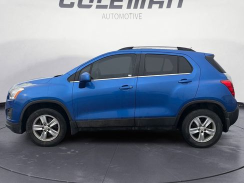 Used 2016 Chevrolet Trax LT w/ LT Sun and Sound Package image 2