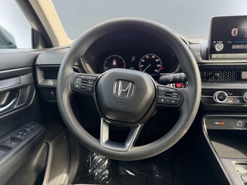 Used 2023 Honda CR-V LX image 17