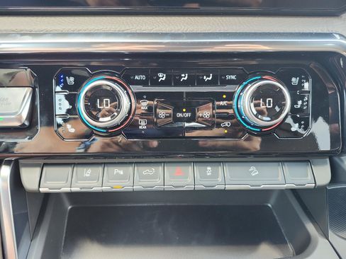 New 2026 GMC Sierra 2500 Denali AWD/4WD image 17