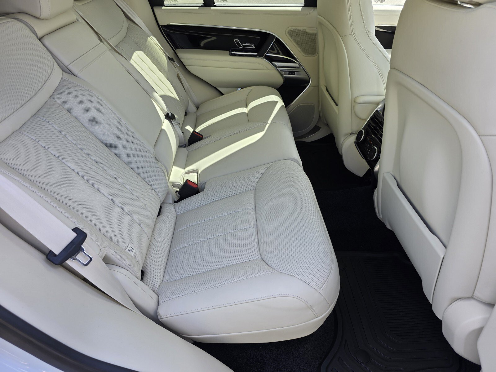 New 2026 Land Rover Range Rover SE AWD/4WD image 5