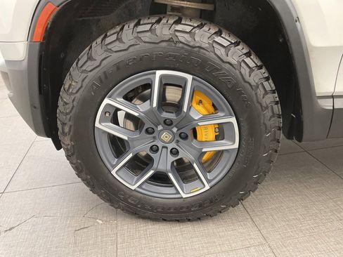 Used 2022 Rivian R1T Launch Edition image 16