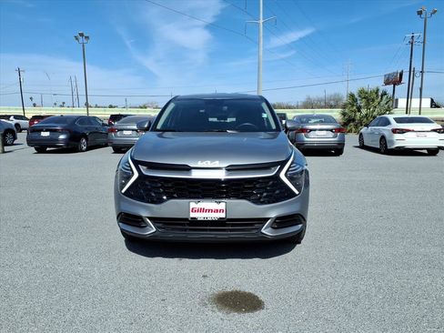 Used 2024 Kia Sportage EX image 3