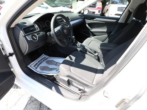 Used 2012 Volkswagen Passat 2.5 S FWD image 15