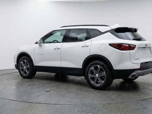 Used 2025 Chevrolet Blazer LT FWD image 6