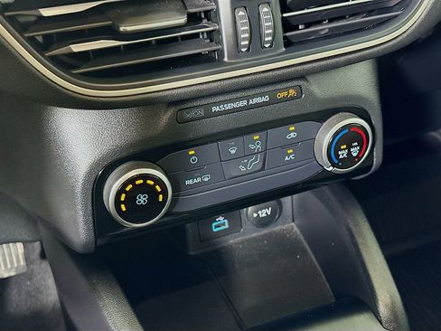 Used 2022 Ford Escape SE image 26