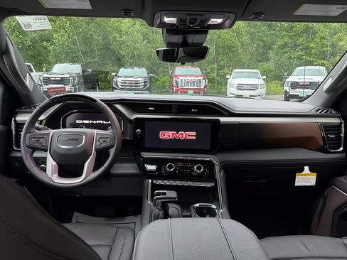 New 2026 GMC Sierra 1500 Denali w/ Technology Package AWD/4WD image 14