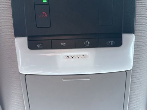 Used 2022 Nissan Pathfinder SV image 30