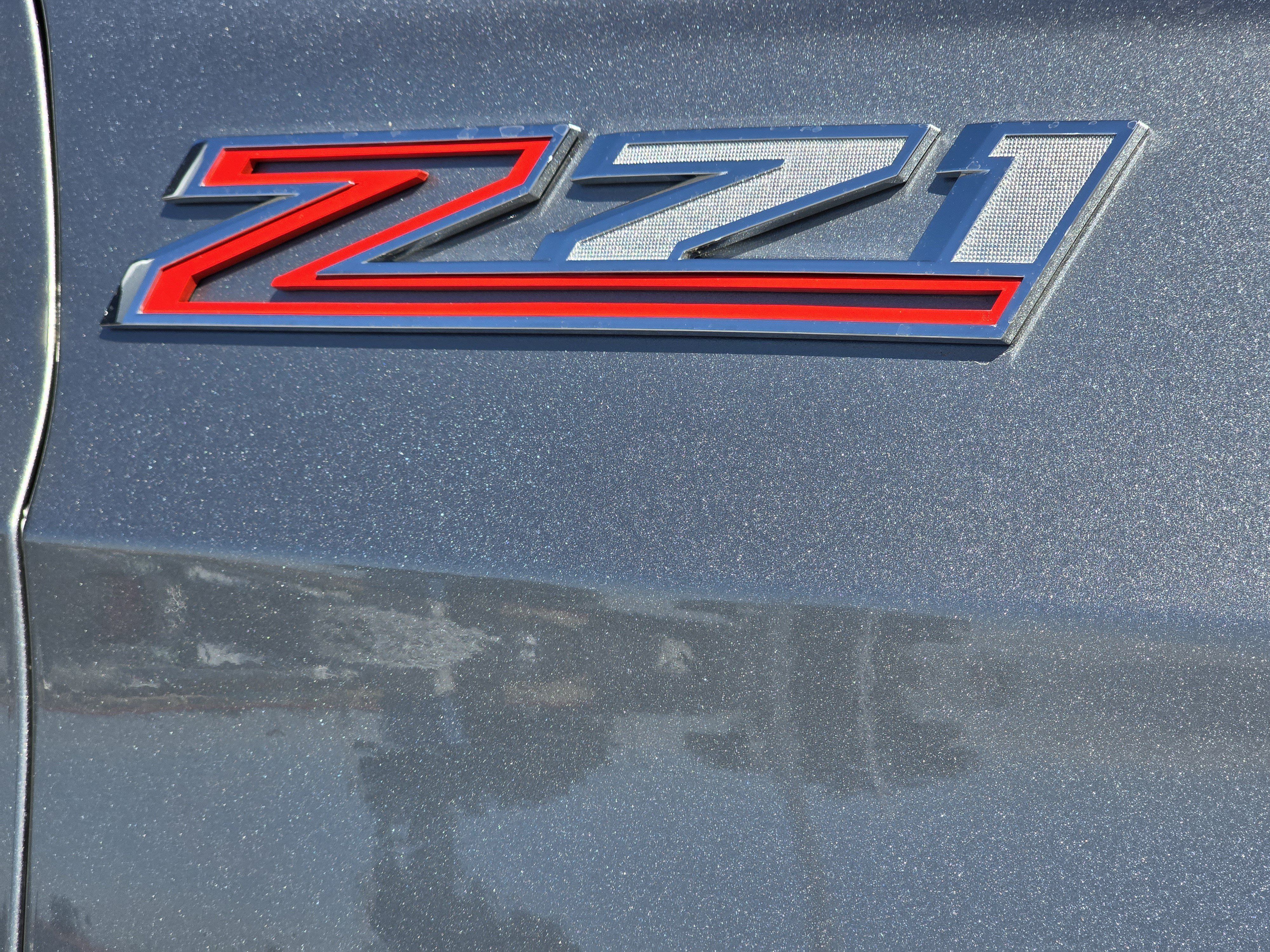 Used 2025 Chevrolet Suburban Z71 AWD/4WD image 27