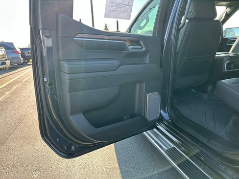 Used 2022 Chevrolet Silverado 1500 High Country w/ Z71 Off-Road Package AWD/4WD image 28