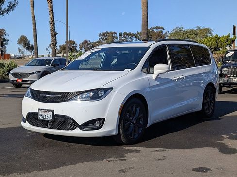 Used 2019 Chrysler Pacifica Touring-L Plus w/ Advanced Safetytec Group image 6
