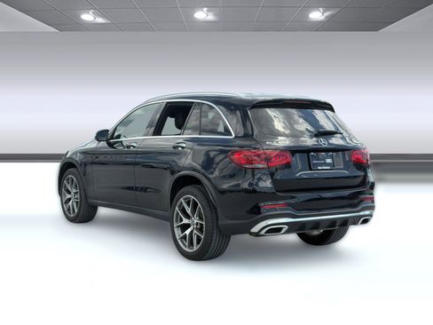 Used 2022 Mercedes-Benz GLC 300 4MATIC image 3