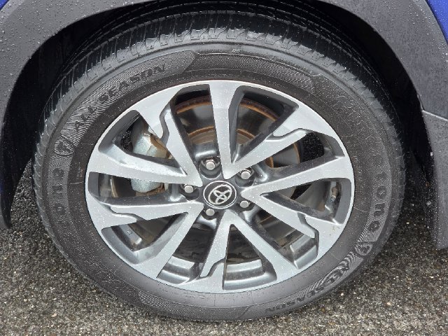 Used 2023 Toyota Corolla Cross XLE w/ Convenience Package AWD/4WD image 18