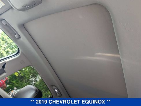Used 2019 Chevrolet Equinox Premier AWD/4WD image 16