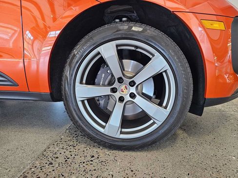 Used 2023 Porsche Macan AWD/4WD image 9