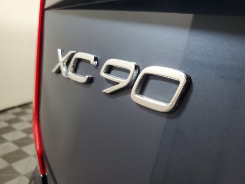 Used 2025 Volvo XC90 B6 Plus AWD/4WD image 10