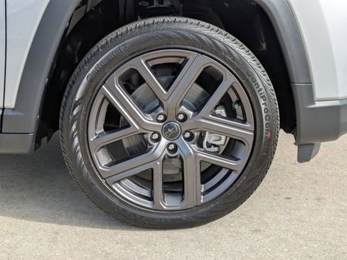 New 2026 Jeep Compass Latitude image 11