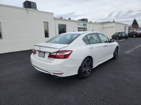 Used 2016 Honda Accord Sport image 5