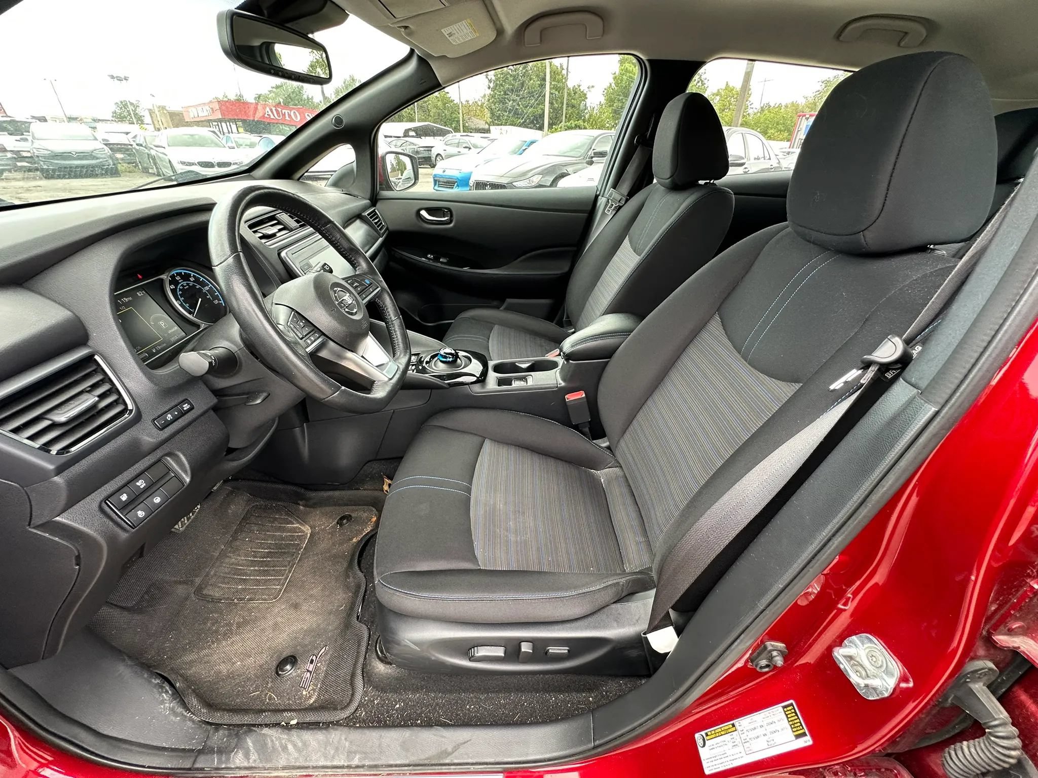 Used 2018 Nissan Leaf SV w/ SV Technology Package FWD image 10