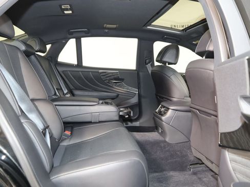 Used 2021 Lexus LS 500 AWD w/ Accessory Package (Z2) image 16