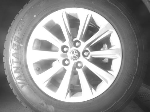 Used 2024 Toyota Grand Highlander AWD image 13