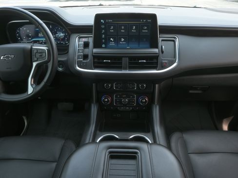 Used 2023 Chevrolet Tahoe Z71 w/ Z71 Off-Road Package AWD/4WD image 12